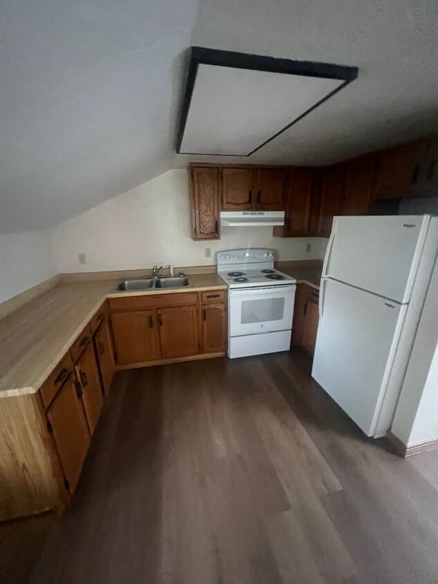 Foto principal - 346 E 2nd St