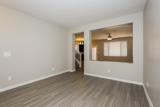 Building Photo - 10440 Yew Blossom Ave
