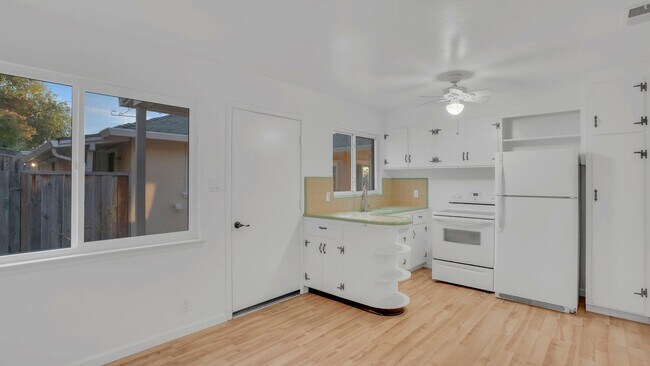 Foto del edificio - Lovely Home in San Jose near scenic Alum Rock! 2 Bedroom 2 Bath plus 1 Bed/1 Bath ADU