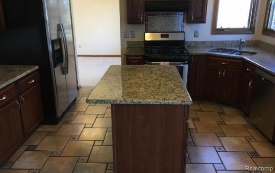 Building Photo - 2525 Oak Trail Dr