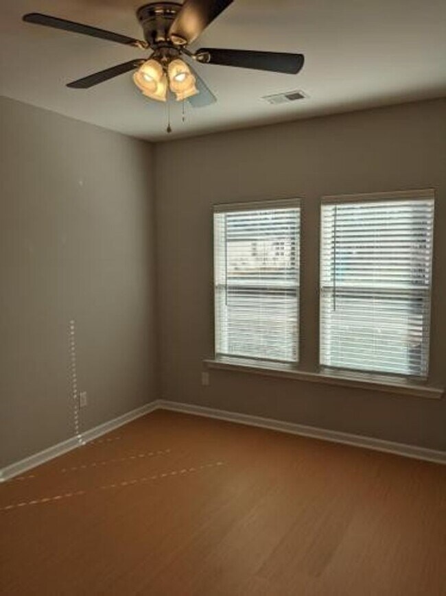 Foto del edificio - Beautiful 3 Bedroom Home