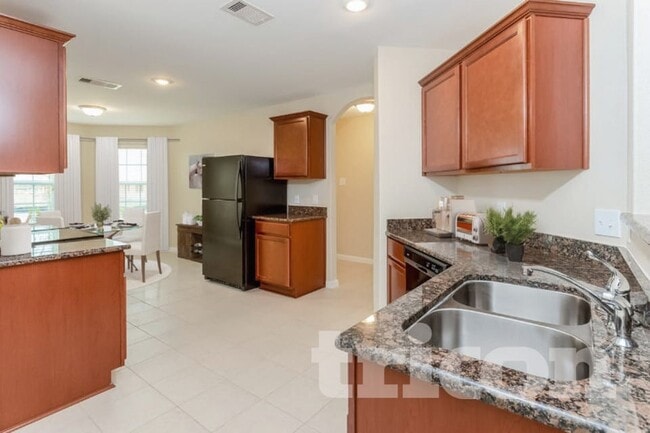 Building Photo - 328 Summer Horse Dr