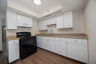 Building Photo - 3399 Beachworth Dr