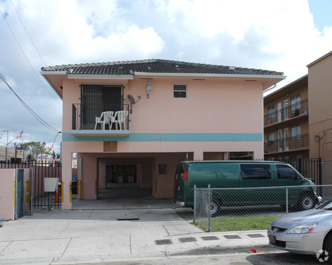 Primary Photo - 103 SW 18th Ave