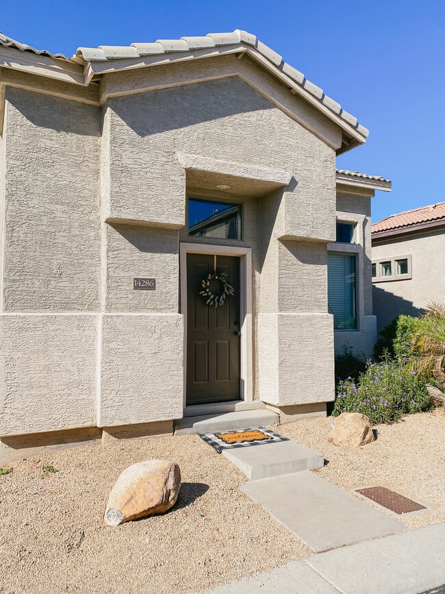 Building Photo - 14286 W Cora Ln