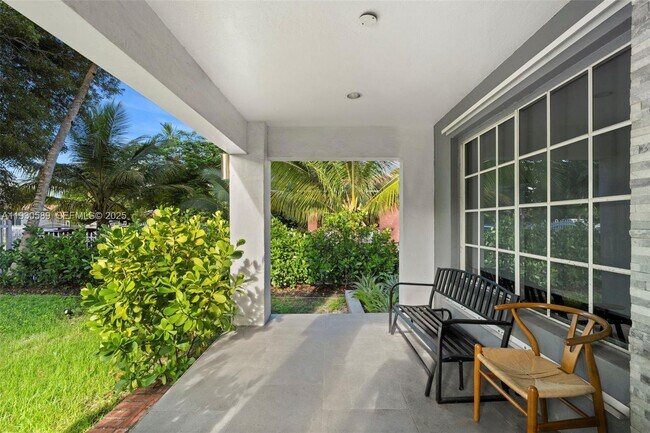 Foto del edificio - 555 NE 73rd St