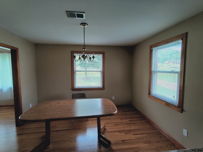 Building Photo - Modern and Spacious Nashville Rental Prope...