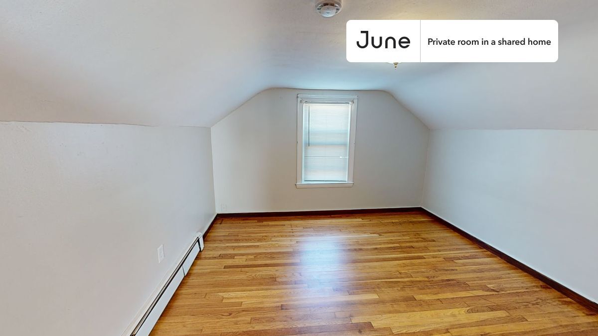 Private bedroom in 4 bed/2 bath Home - Private bedroom in 4 bed/2 bath Home