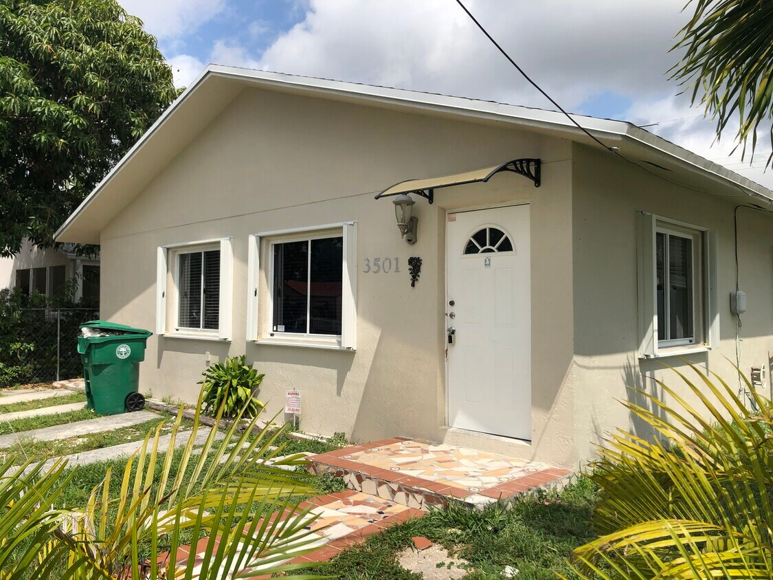 Front - 3501 SW 12th St