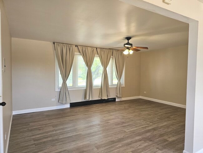 Building Photo - 6862 W Lode Dr