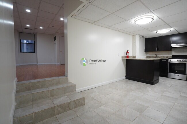 Building Photo - 62 Boylston St