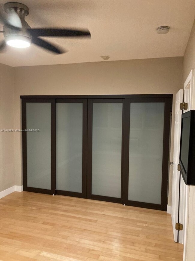 Building Photo - 7171 Bay Dr