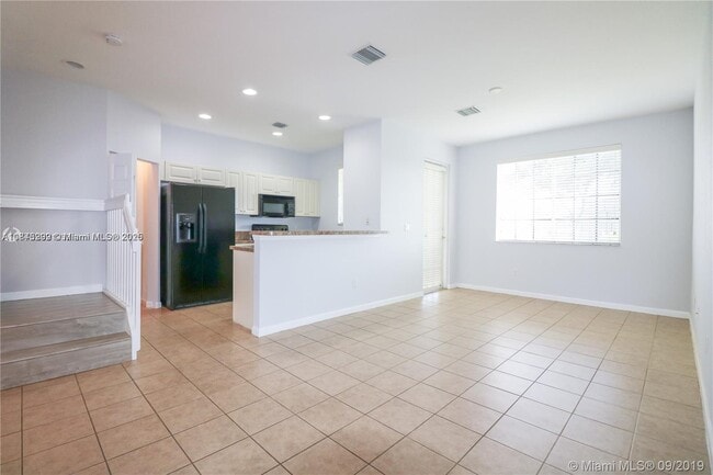 Building Photo - 2041 Nassau Dr
