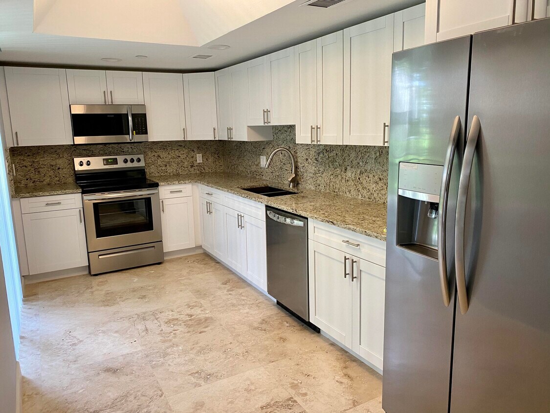 Foto principal - 5951 Wellesley Park Dr