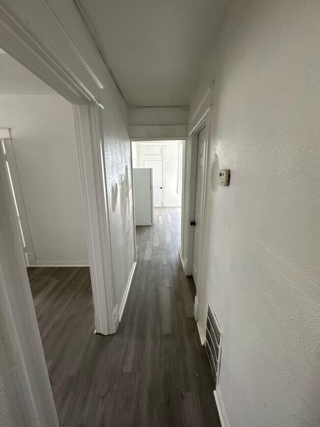 Foto del edificio - 4005 S Grand Blvd
