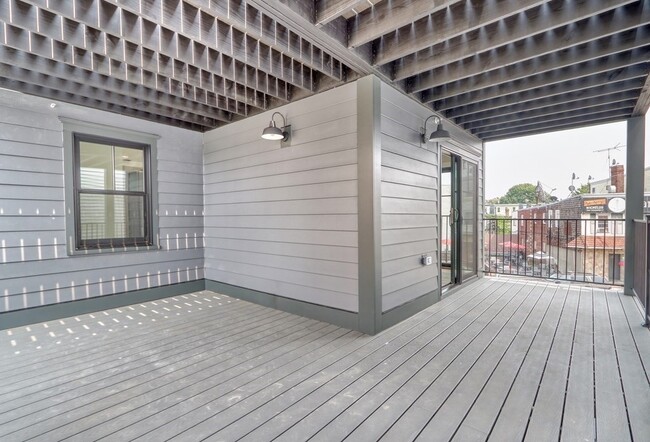 Building Photo - 74 Brooks St