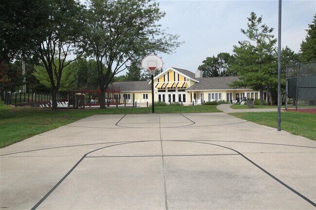Building Photo - The Ethans Apartments