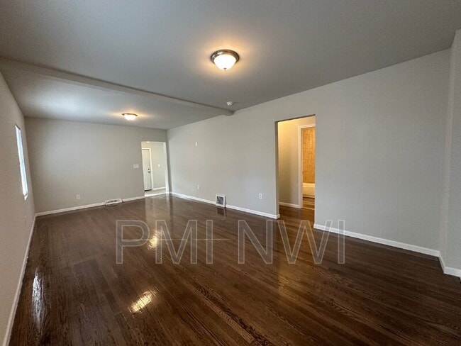 Building Photo - 351 Porter St