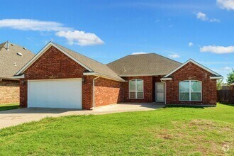 Building Photo - 3104 Loren Dr