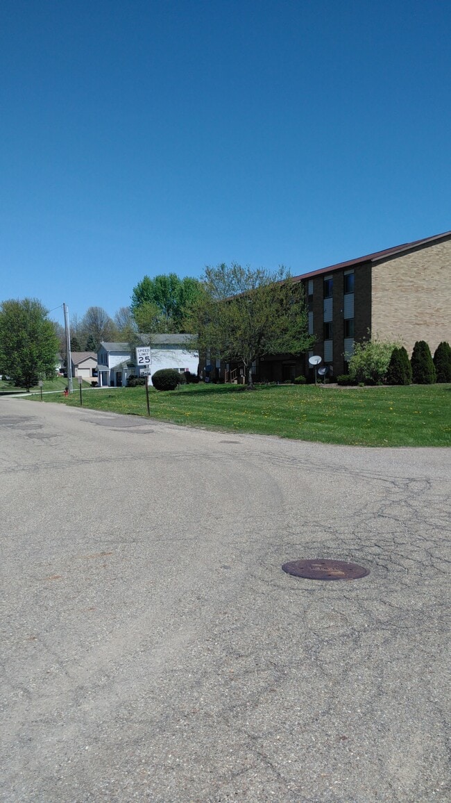 5190 Emil Ave SW Unit 410, Navarre, OH 44662 Condo for Rent in