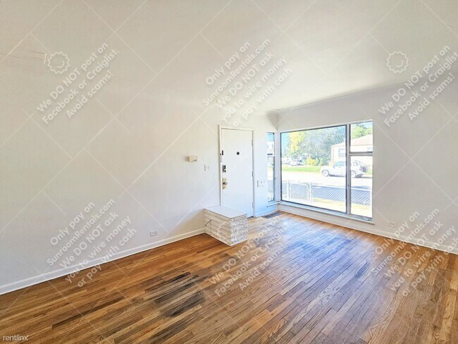 Building Photo - 2 br, 1 bath Duplex - 4300 S Acoma St
