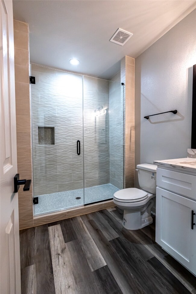 Building Photo - 102 Marsden St