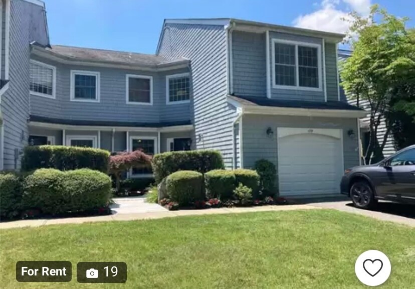 Primary Photo - 139 Lakebridge Dr N