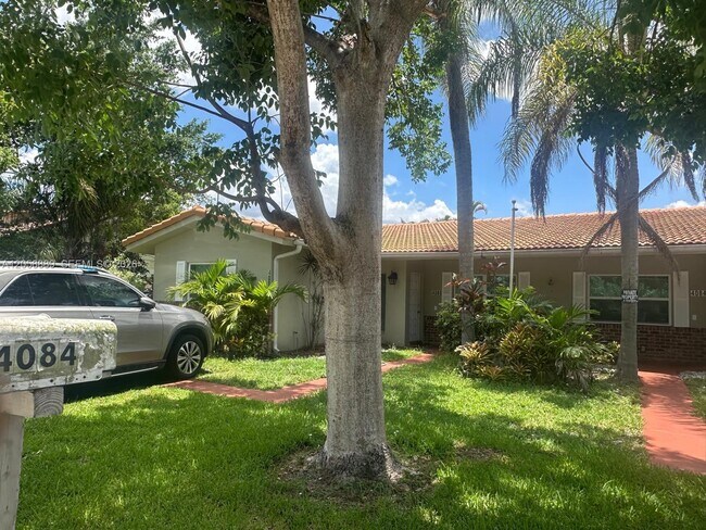 Building Photo - 4084 Coral Springs Dr