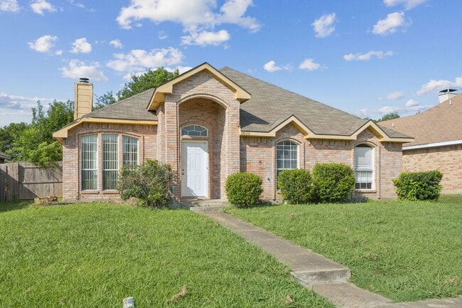 Building Photo - 1602 Develon Dr