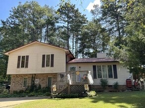 Building Photo - 122 Cedar Creek Cir