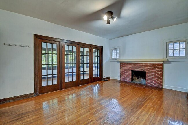 Building Photo - 4426 N College Ave