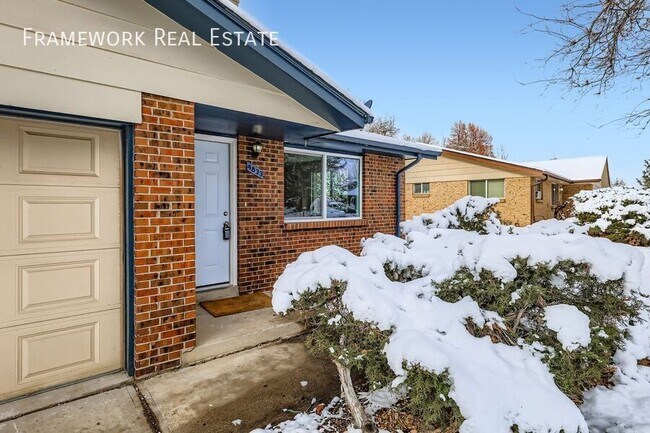 Foto del edificio - 4833 Field Ct