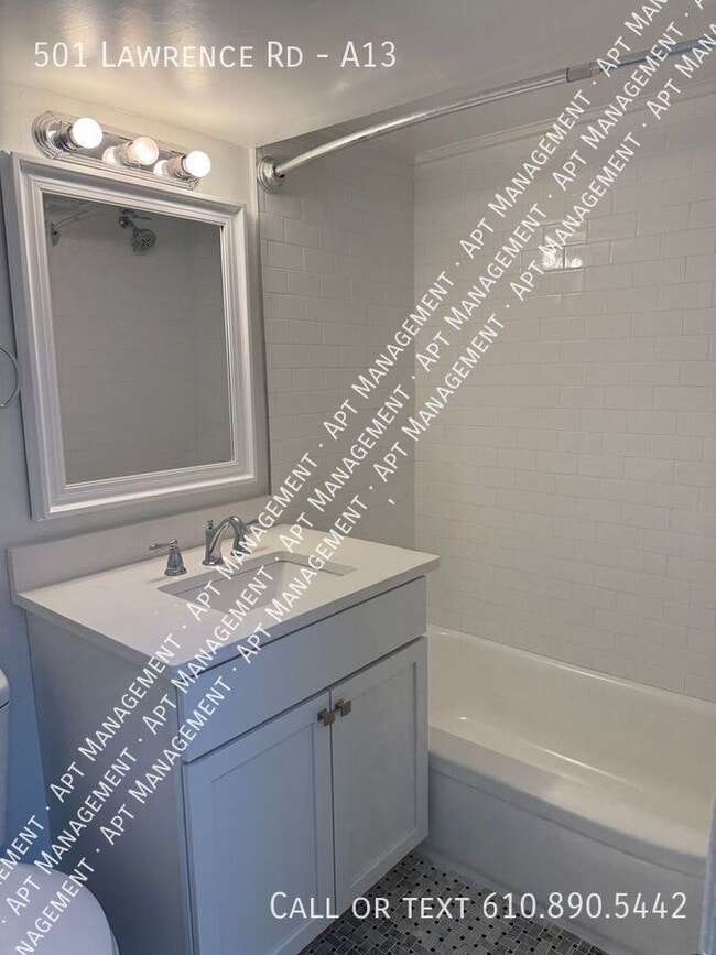 Foto del edificio - 501 Lawrence Rd