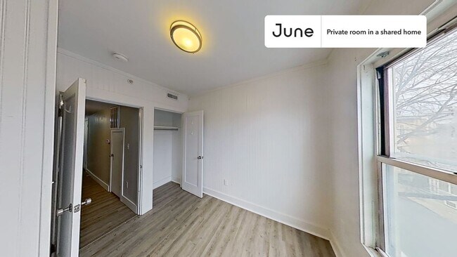 Foto del edificio - Room in Shared 4 bed/1.5 bath home