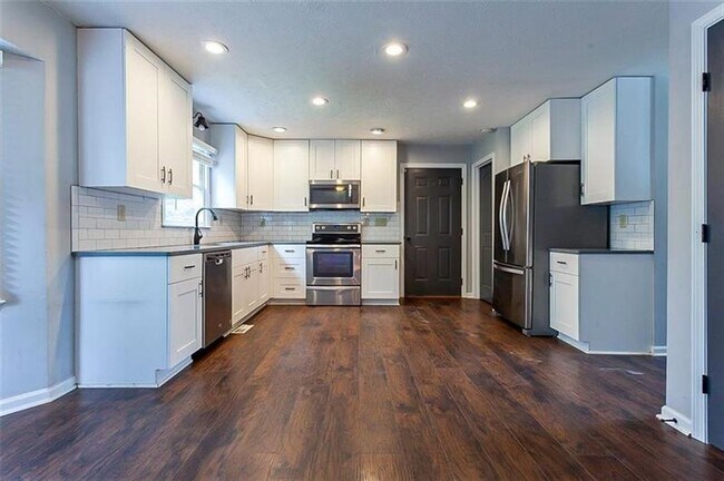 Foto del edificio - 1129 Guernsey Dr