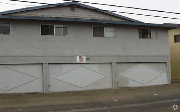 Building Photo - 1300 Azalea St