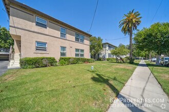 Building Photo - 5327 Vantage Ave