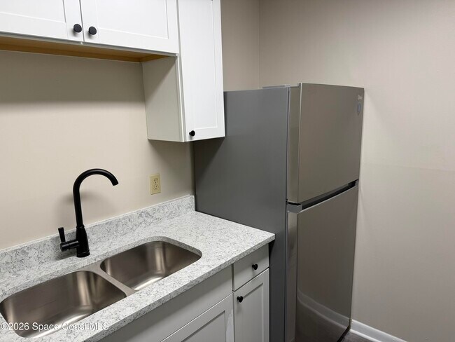 Building Photo - 3555 Sable Palm Ln