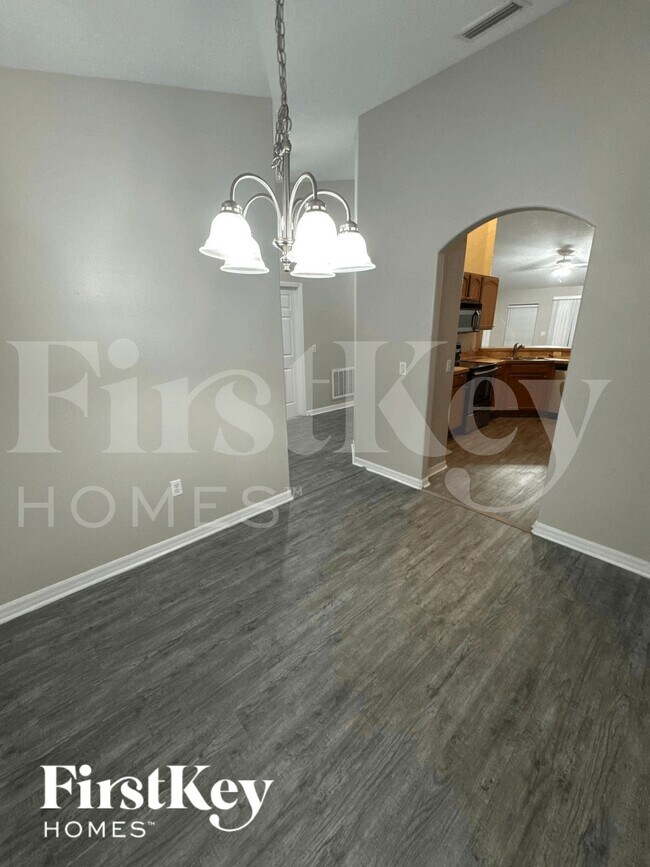 Foto del edificio - 839 Mendoza Dr