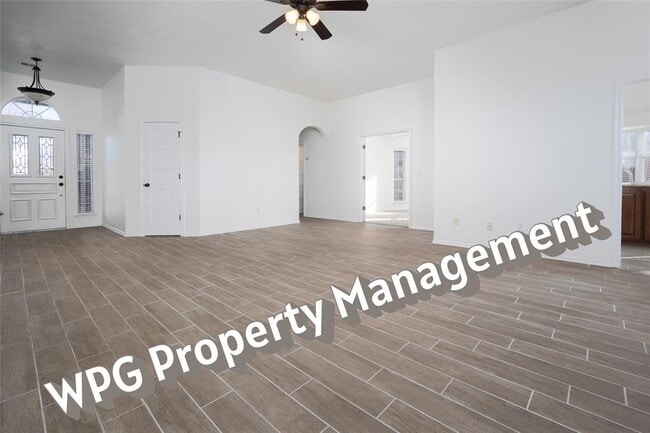 Foto del edificio - 3612 Crail Dr