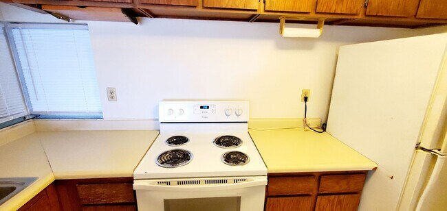 Building Photo - Kings Gate- 2724 Kahoaloha Lane #1605
