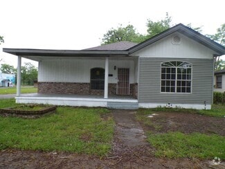 Building Photo - 3501 Avenue D