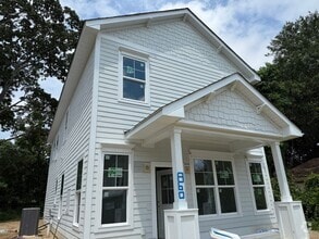 Building Photo - 860 Tripe St