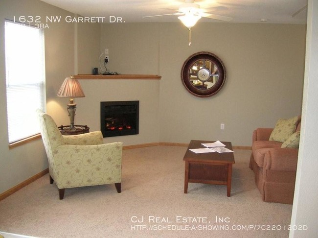 Building Photo - 1632 NW Garrett Dr