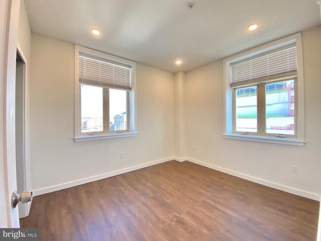 Foto del edificio - 1 W Main St