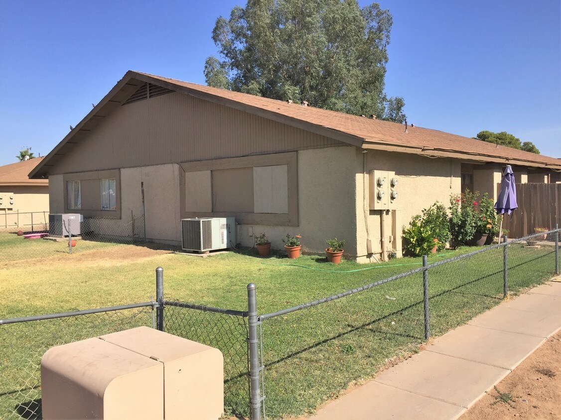 Primary Photo - 301-303 E Ludlow Dr