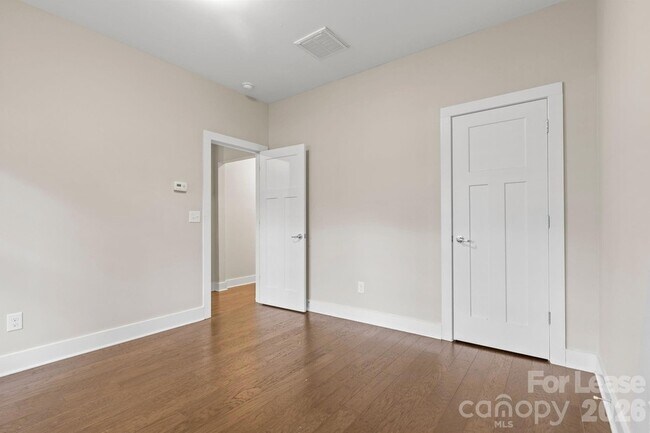 Building Photo - 129 Grandin Rd