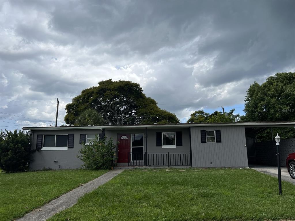 Foto principal - 7903 Hyde Park Ave