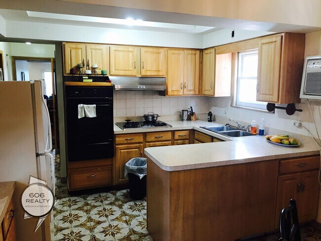 Foto del edificio - Jefferson Park / Norwood Park Area Apts!