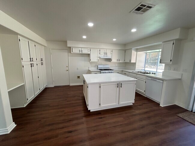 Foto del edificio - 39523 Beacon Ln